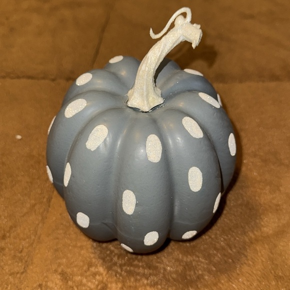 Black and White Pumpkin Decor - Picture 3 of 4